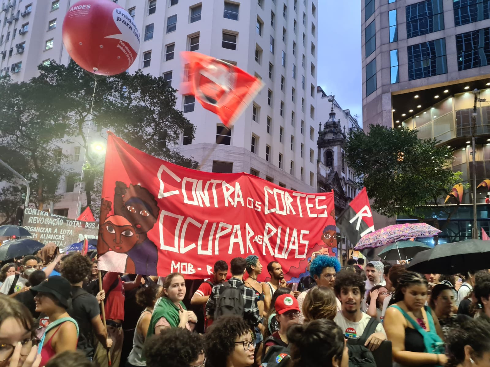 Manifestantes V O S Ruas Em Todo Brasil Contra Os Cortes Na Educa O