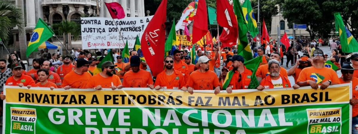 Petroleiros protestaram no Rio de Janeiro, contra demissões no Paraná. Foto: Luiz Carvalho/Sindipetro