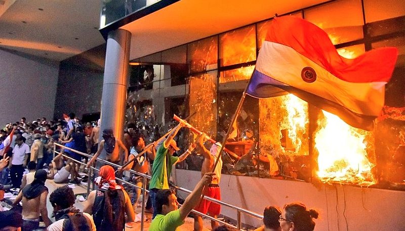Protestos no Paraguai tomaram as ruas do país.